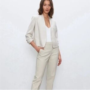 Aritzia Babaton Power Waist Open-Front Linen Cropped Blazer Jacket Beige - Sz 2